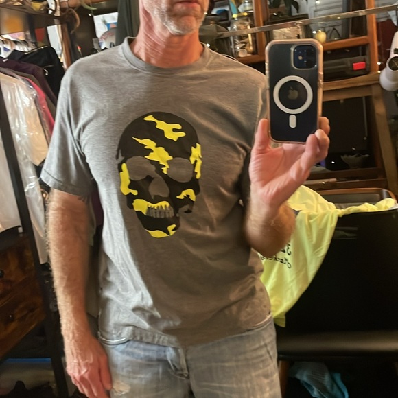 Kooples T w/ fluorescent green camo skull Size Med - Picture 8 of 8